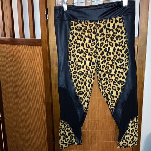 Zumba‎ capris - Picture 4 of 8